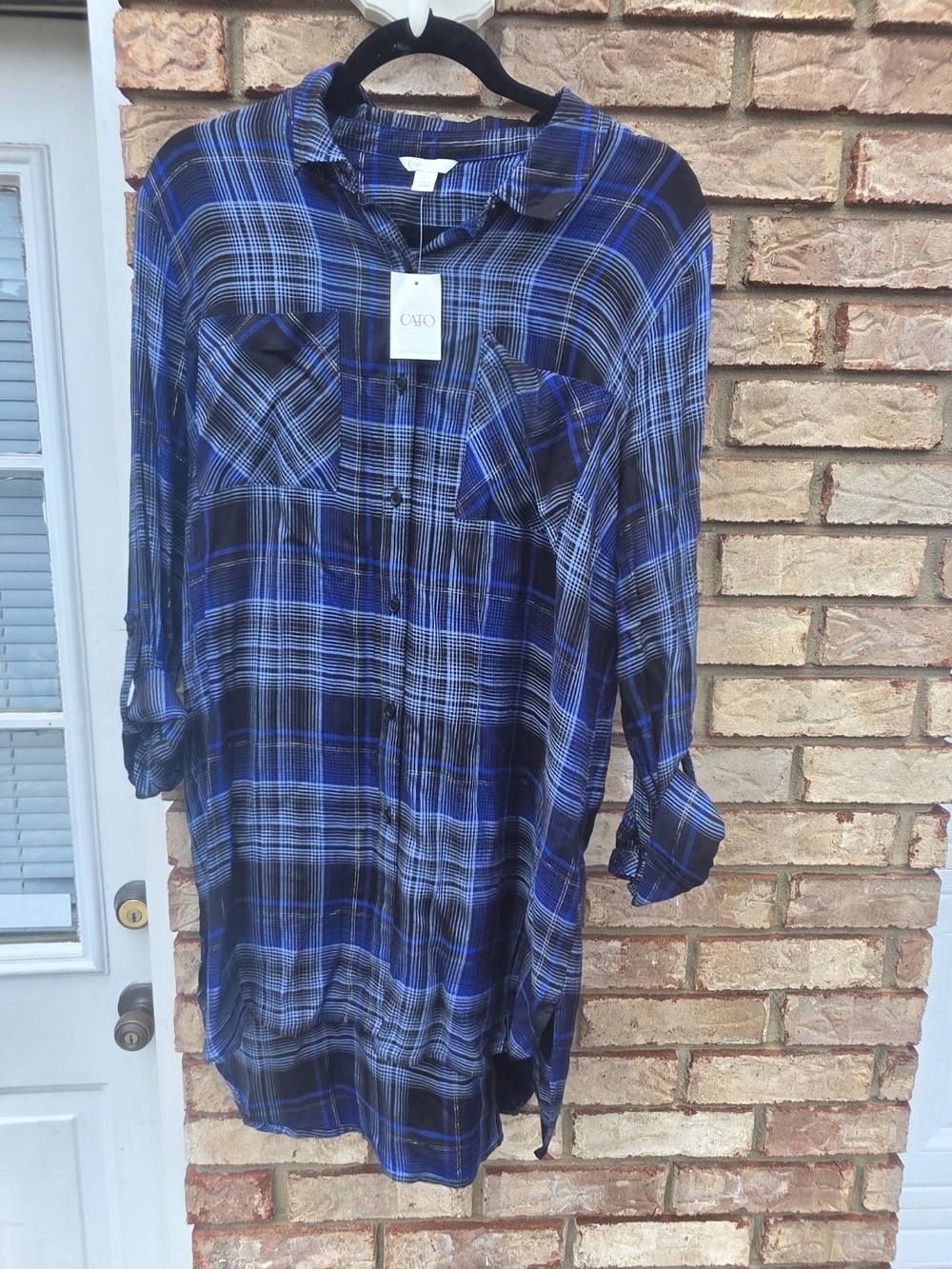 New Women’s Cato Blue & Black Plaid Pocket Long Shirt, size Large